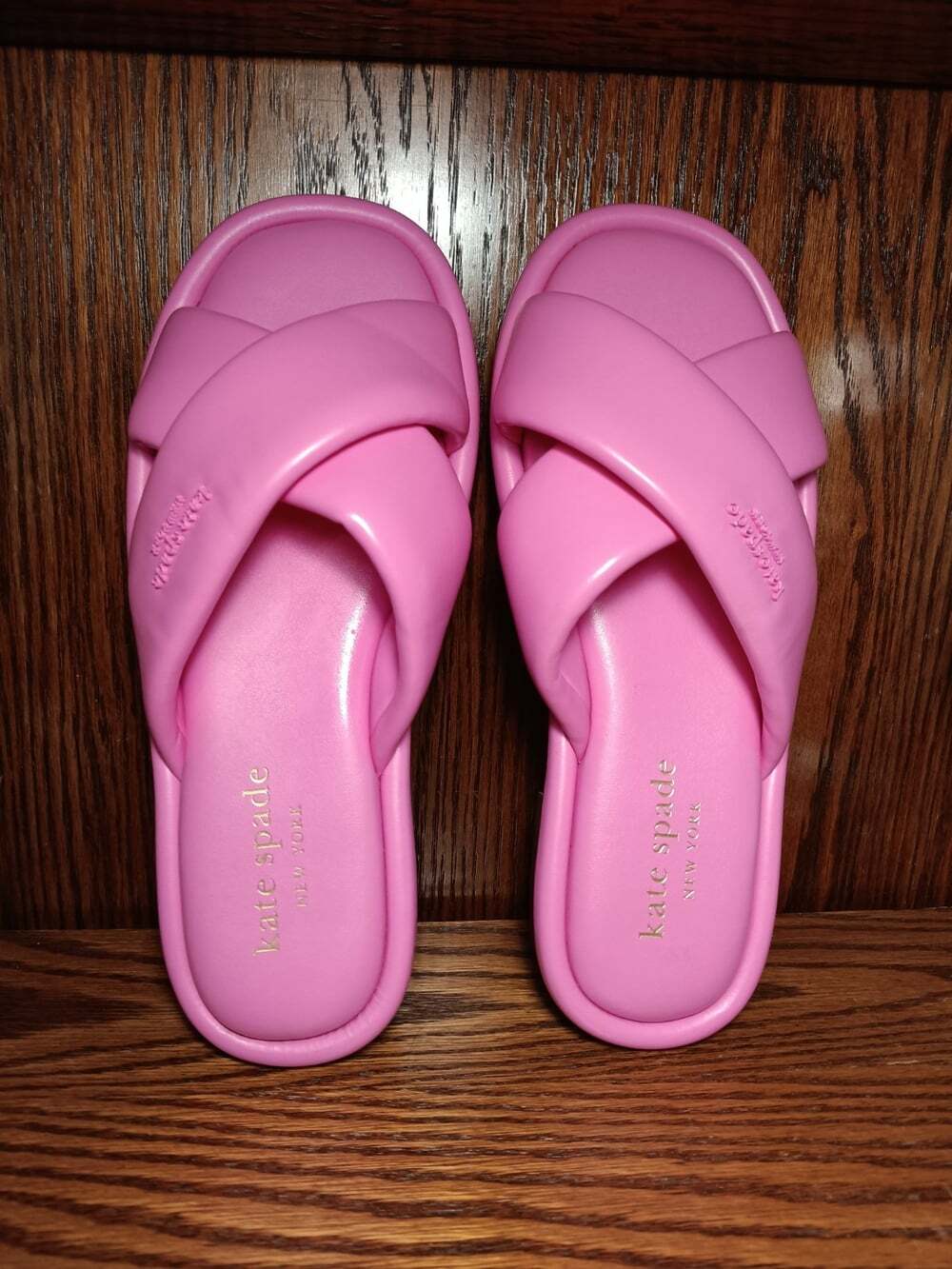 Kate Spade Rio Bright Pink Puff Slide Sandal Women’s 6B NWOB Cushion Strap